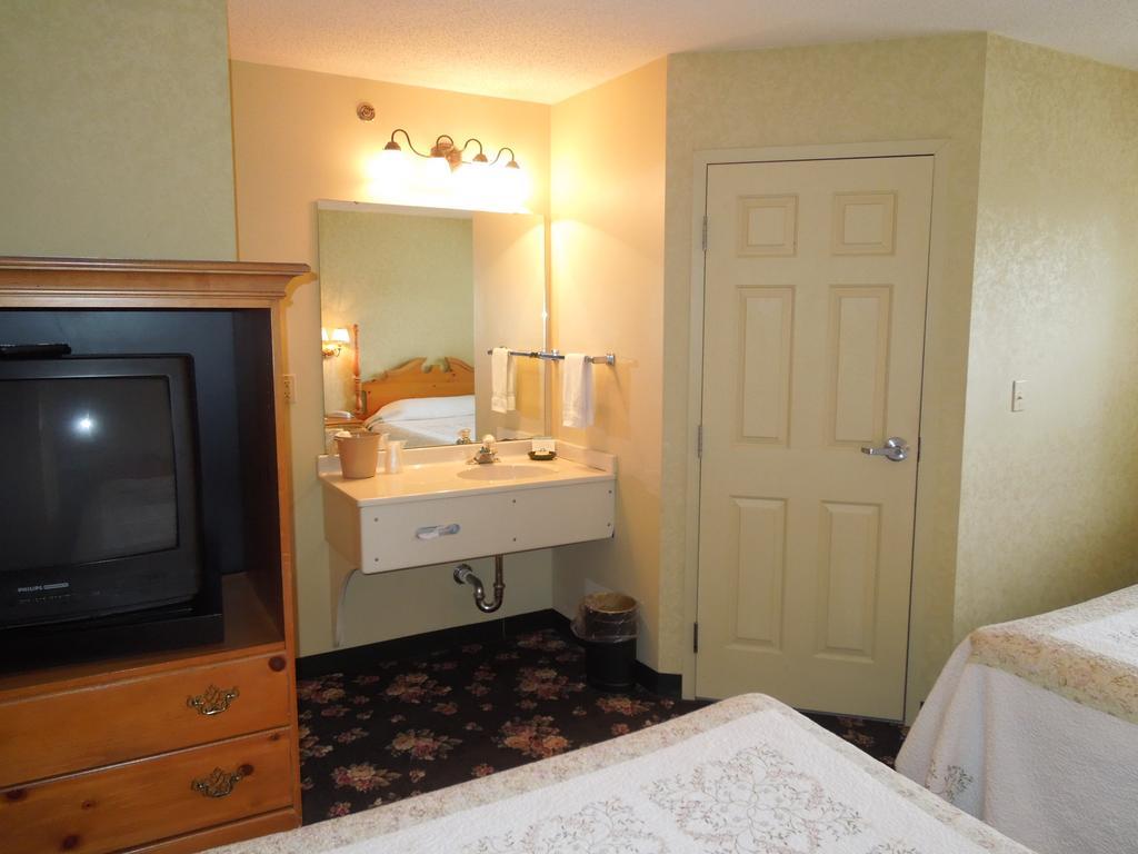 Ourguest Inn And Suites Catawba Island ポート・クリントン 部屋 写真